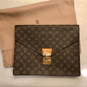 Authentic Louis Vuitton Attaché Envelope Clutch